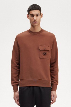 Sweats Fred Perry Badge Detail Crew Neck Homme Marron | TFRWZ66105