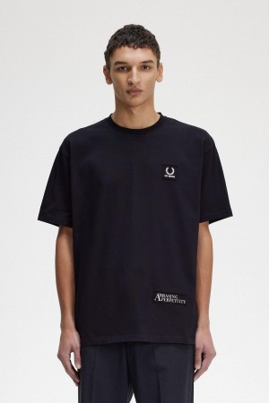 T Shirts Fred Perry Printed Patch Relaxed Homme Noir | DFRVO82599