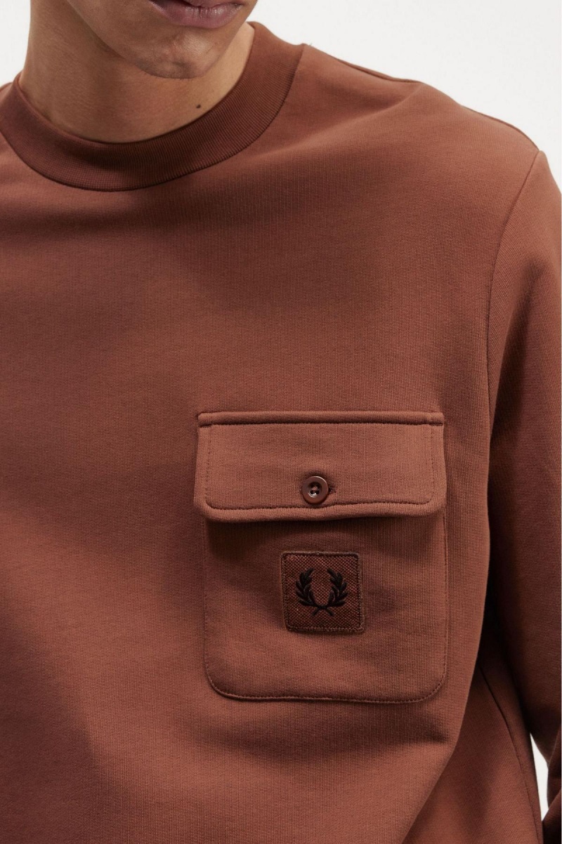 Sweats Fred Perry Badge Detail Crew Neck Homme Marron | TFRWZ66105