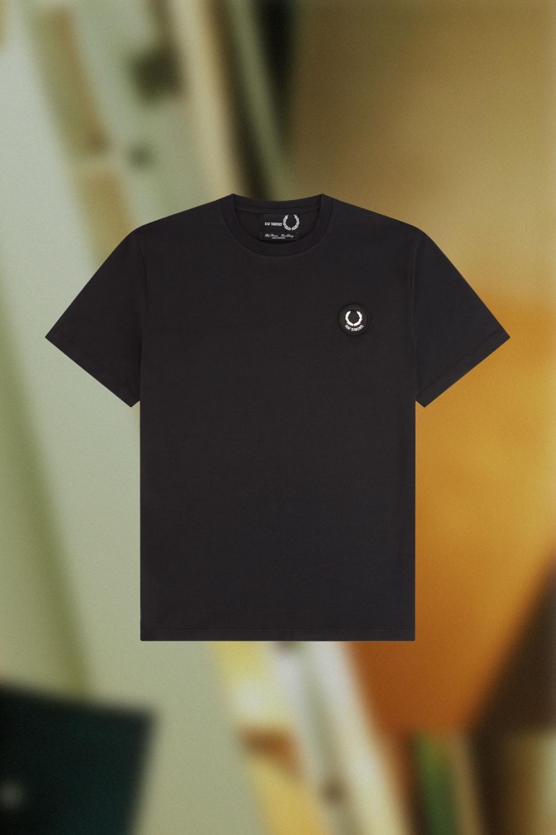 T Shirts Fred Perry Laurel Wreath Detail Homme Noir | LFRTR42430